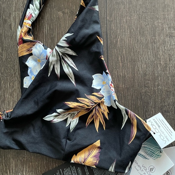 Volcom Bikini Top - Picture 7 of 10